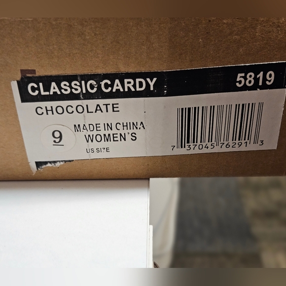 UGG Women's Classic Cardy Boots, Chocolate, US Sz 9 - Picture 13 of 16